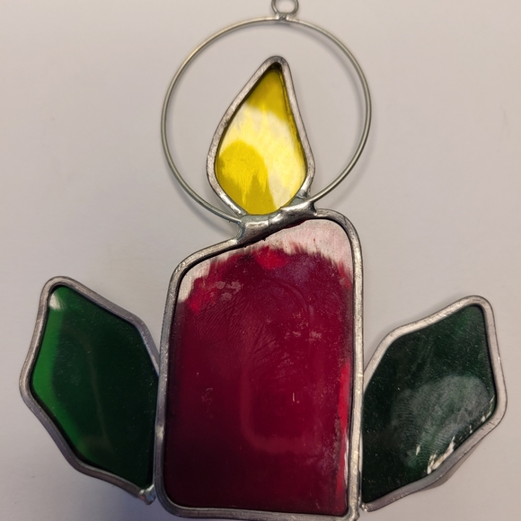 Vintage Stained Glass Suncatcher Christmas Candle Holly Green Red Hanging 4" - Picture 2 of 4